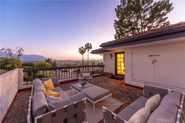 2044 Calle Yucca, Thousand Oaks, CA 91360