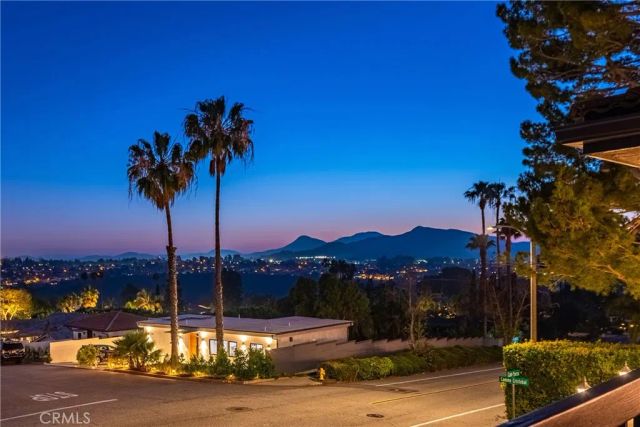 2044 Calle Yucca, Thousand Oaks, CA 91360