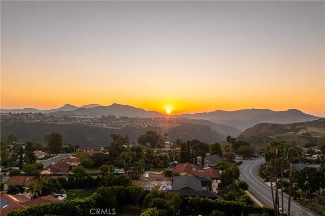 2044 Calle Yucca, Thousand Oaks, CA 91360