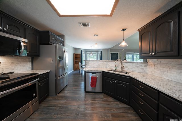 312 Rose Garden, La Vernia, TX 78121