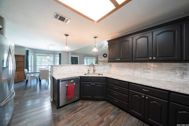 312 Rose Garden, La Vernia, TX 78121