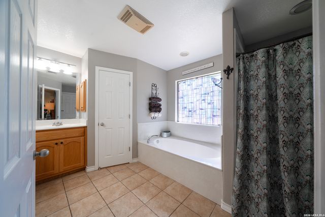 312 Rose Garden, La Vernia, TX 78121
