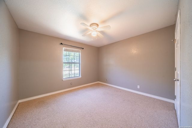 312 Rose Garden, La Vernia, TX 78121
