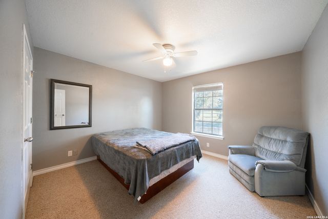 312 Rose Garden, La Vernia, TX 78121