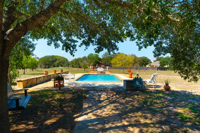 312 Rose Garden, La Vernia, TX 78121