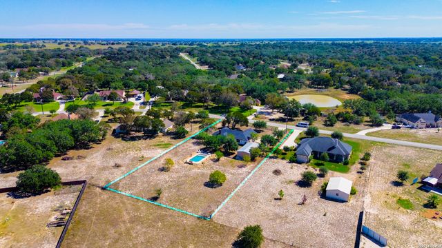 312 Rose Garden, La Vernia, TX 78121