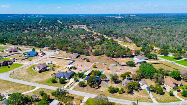 312 Rose Garden, La Vernia, TX 78121