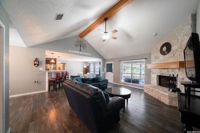 312 Rose Garden, La Vernia, TX 78121