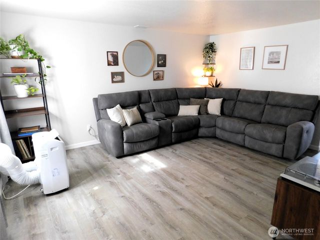 4301 S 4th Avenue, Everett, WA 98203