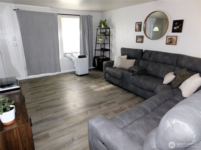 4301 S 4th Avenue, Everett, WA 98203