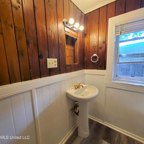2217 32nd Street, Gulfport, MS 39501