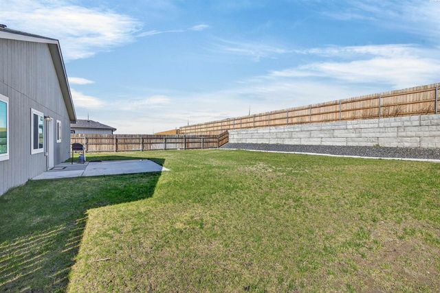 2909 E Helena St, Pasco, WA 99301