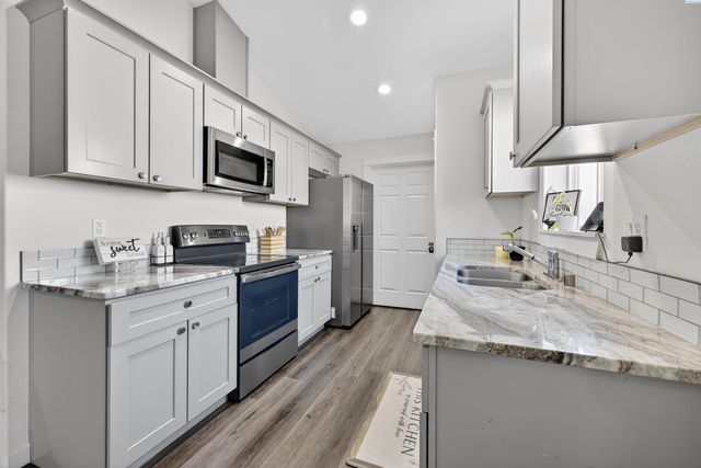 2909 E Helena St, Pasco, WA 99301