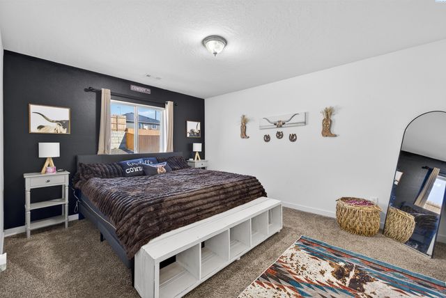 2909 E Helena St, Pasco, WA 99301