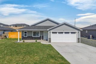 2909 E Helena St, Pasco, WA 99301