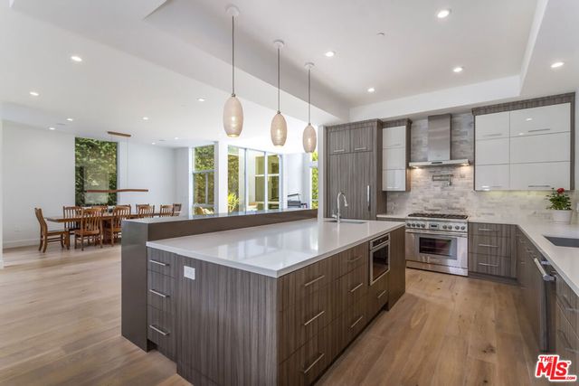 3728 S Barrington Avenue, Los Angeles, CA 90066