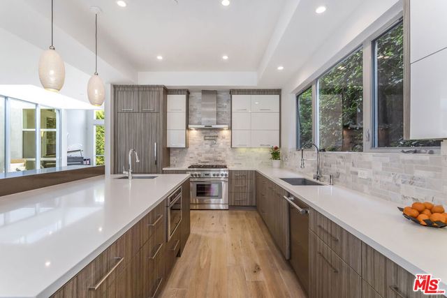 3728 S Barrington Avenue, Los Angeles, CA 90066