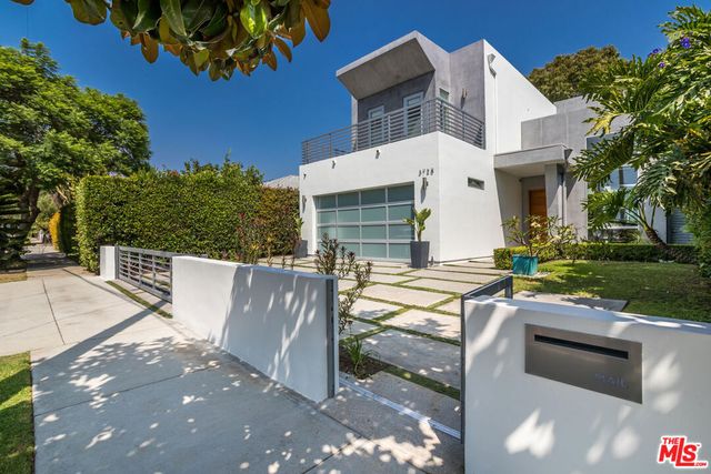 3728 S Barrington Avenue, Los Angeles, CA 90066
