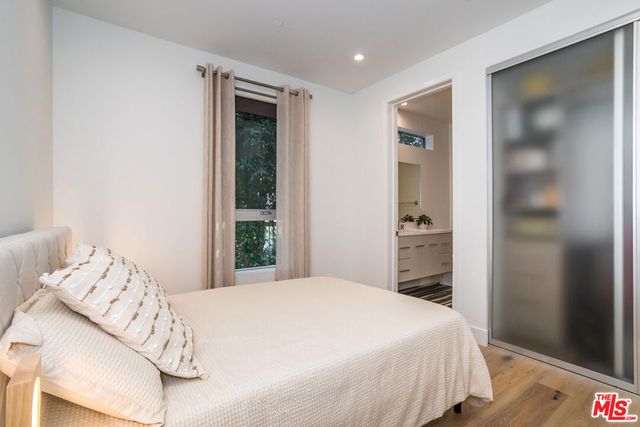 3728 S Barrington Avenue, Los Angeles, CA 90066