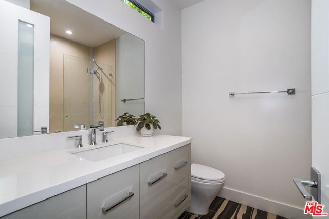 3728 S Barrington Avenue, Los Angeles, CA 90066