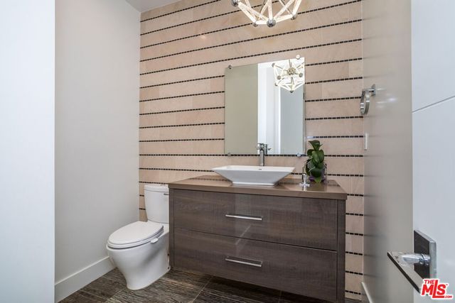 3728 S Barrington Avenue, Los Angeles, CA 90066