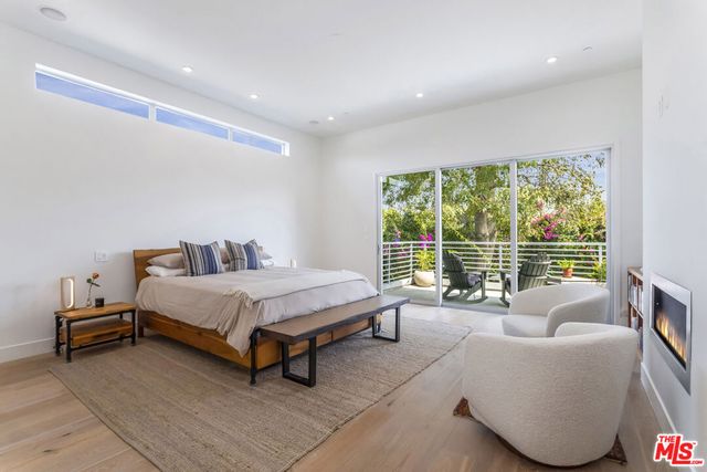 3728 S Barrington Avenue, Los Angeles, CA 90066