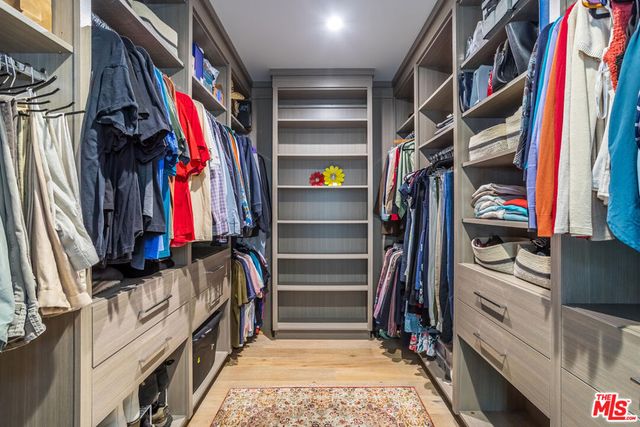 3728 S Barrington Avenue, Los Angeles, CA 90066