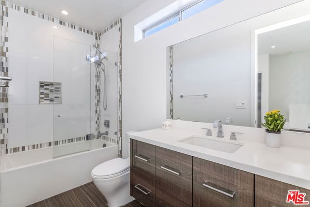 3728 S Barrington Avenue, Los Angeles, CA 90066