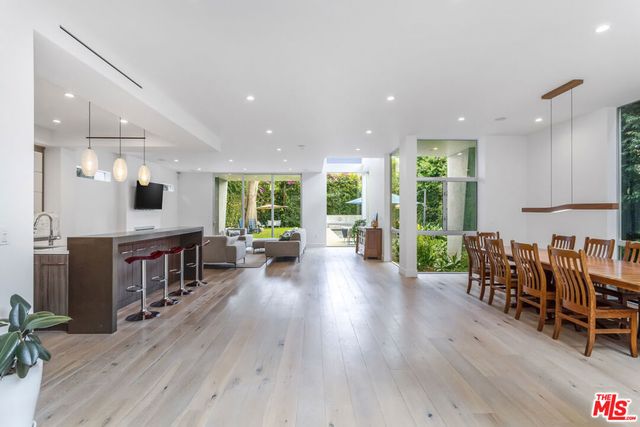 3728 S Barrington Avenue, Los Angeles, CA 90066