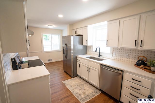3329 Hickory Street, Omaha, NE 68105