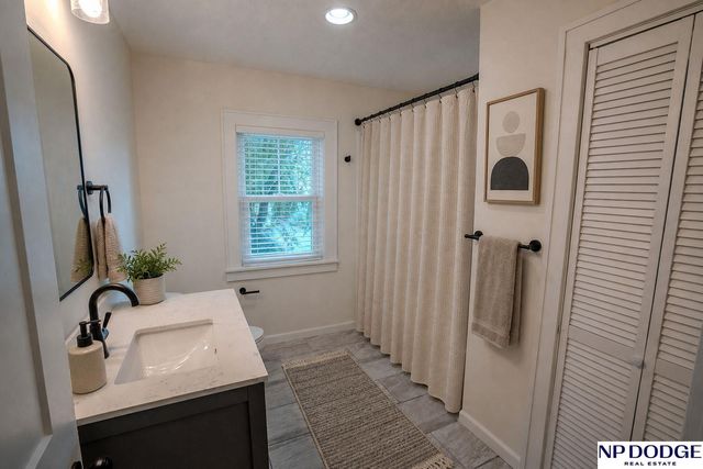 3329 Hickory Street, Omaha, NE 68105