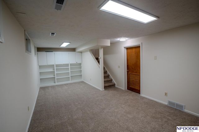3329 Hickory Street, Omaha, NE 68105