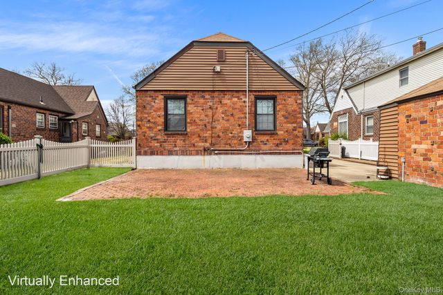 524 Concord Avenue, Williston Park, NY 11596