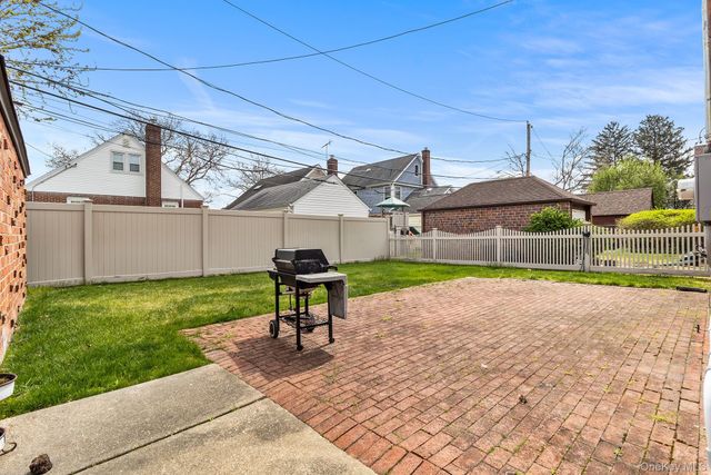 524 Concord Avenue, Williston Park, NY 11596