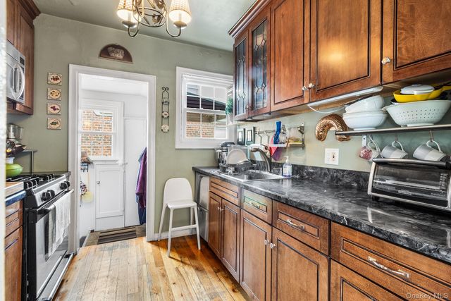 524 Concord Avenue, Williston Park, NY 11596