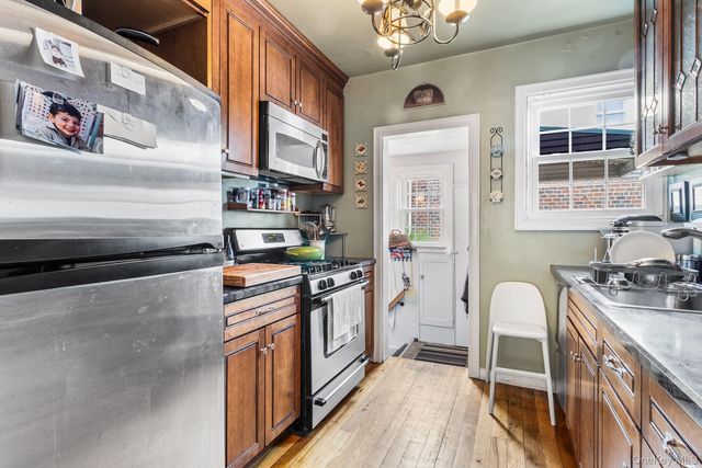 524 Concord Avenue, Williston Park, NY 11596