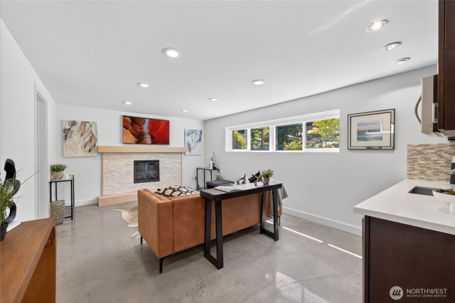 19927 89th Place W, Edmonds, WA 98026
