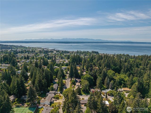 19927 89th Place W, Edmonds, WA 98026