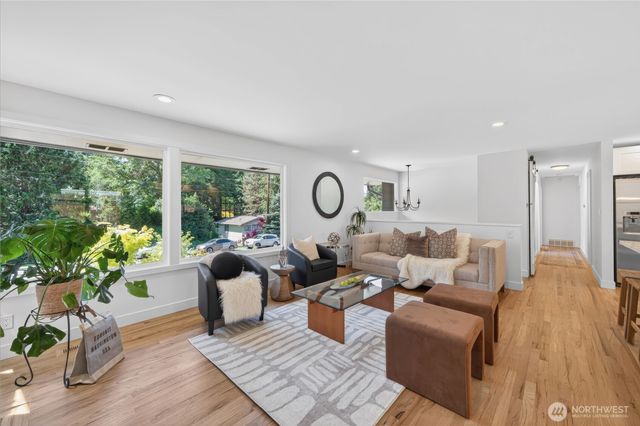 19927 89th Place W, Edmonds, WA 98026