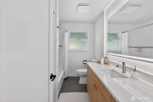 19927 89th Place W, Edmonds, WA 98026