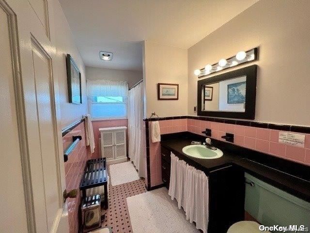 3 Oswego Avenue, East Atlantic Beach, NY 11561
