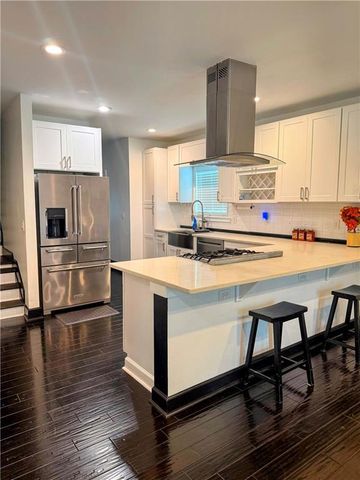 657 S Grand Avenue NW, Atlanta, GA 30318