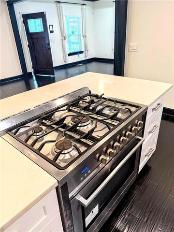 657 S Grand Avenue NW, Atlanta, GA 30318