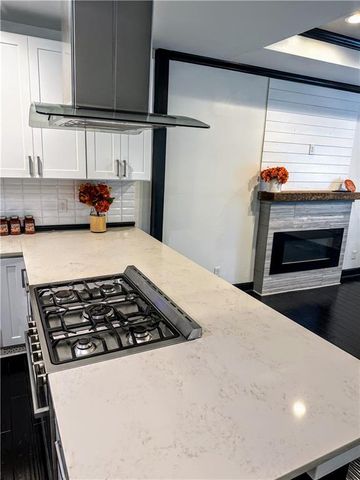 657 S Grand Avenue NW, Atlanta, GA 30318