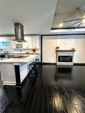 657 S Grand Avenue NW, Atlanta, GA 30318