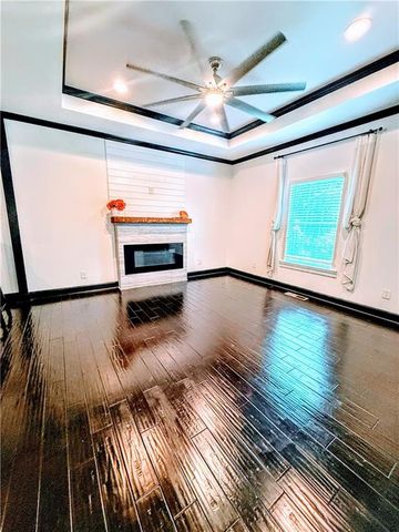 657 S Grand Avenue NW, Atlanta, GA 30318