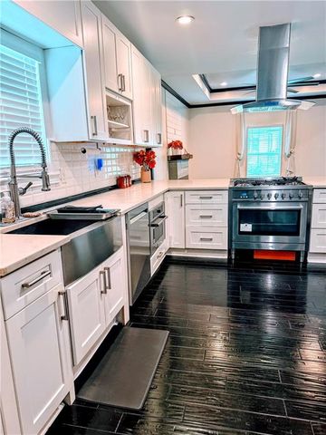 657 S Grand Avenue NW, Atlanta, GA 30318