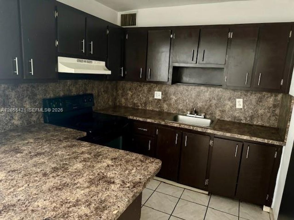 2017 NW 46th Avenue A210, Lauderhill, FL 33313