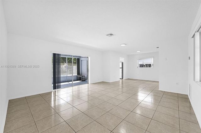 9480 NW 24th Pl, Sunrise, FL 33322