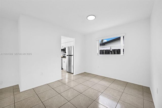 9480 NW 24th Pl, Sunrise, FL 33322